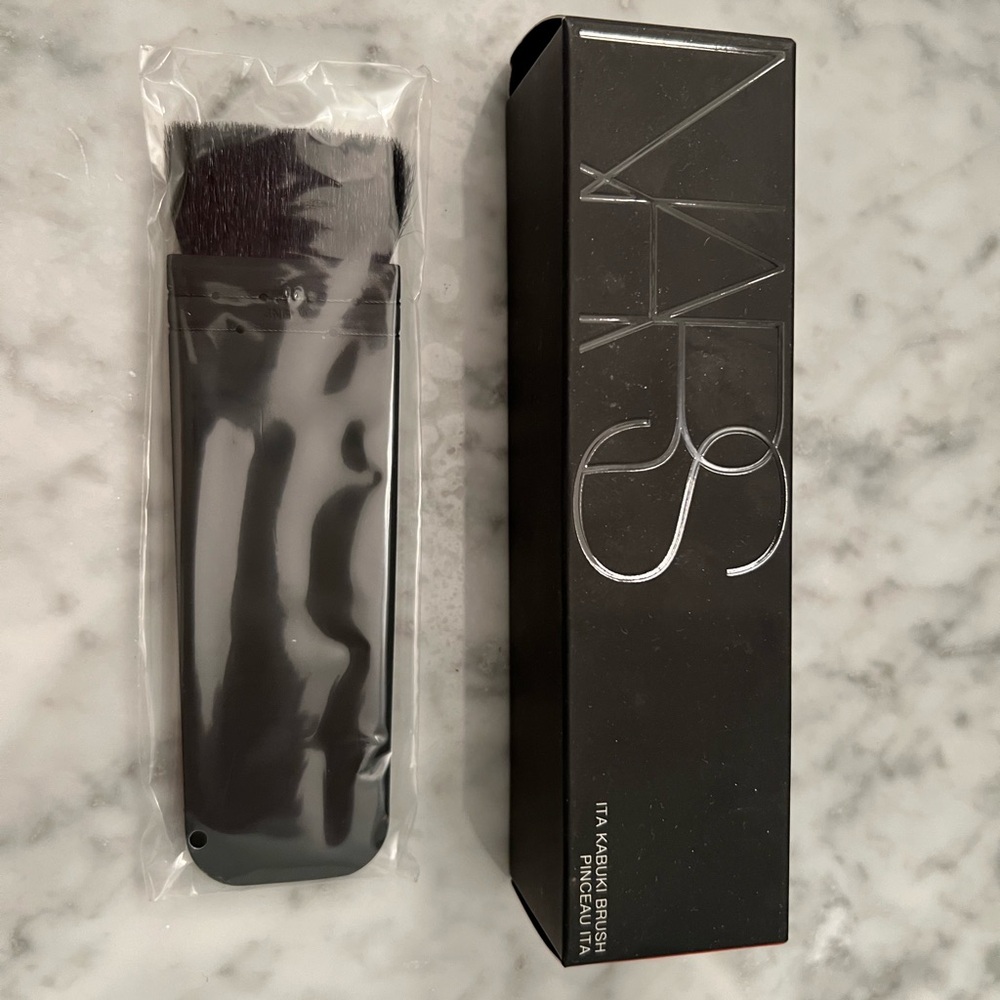 NIB- NARS Ita Kabuki Brush